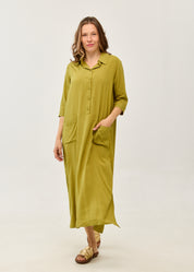 Dress with a half-placket collar and square pockets in green