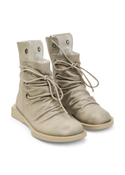 Women's boots with leather lacing and gray zipper