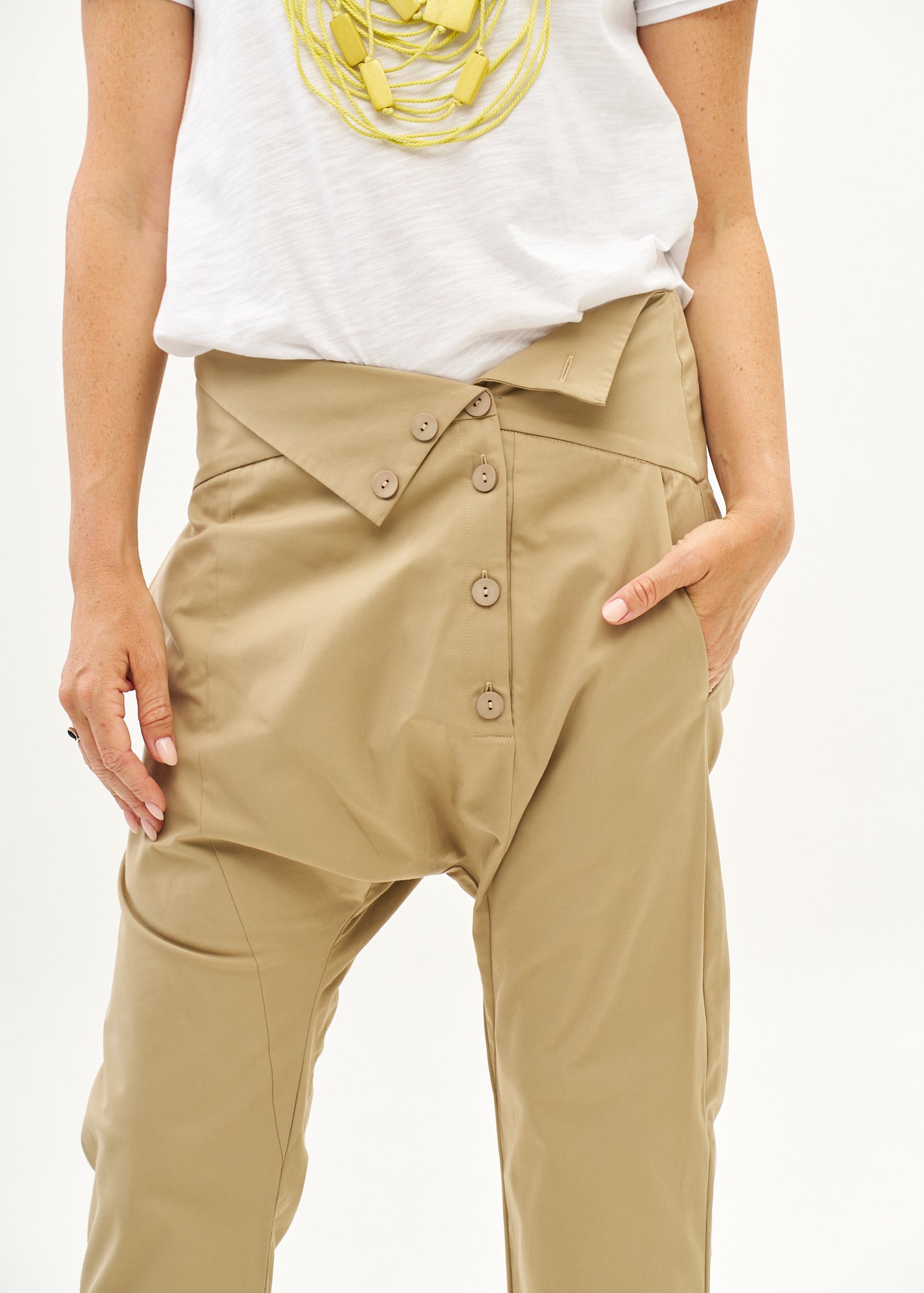 Brown buttoned pants with folded belt