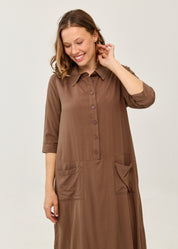 Dress with a half-button placket and square pockets brown