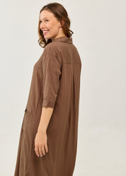 Dress with a half-button placket and square pockets brown