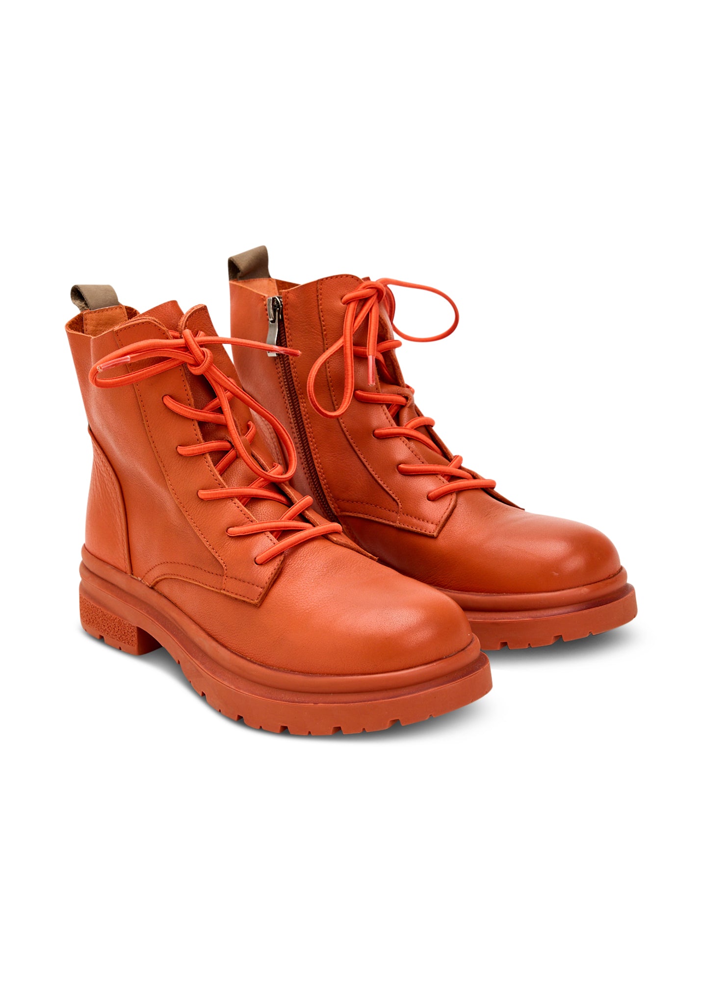 Leather boots with laces and orange zipper