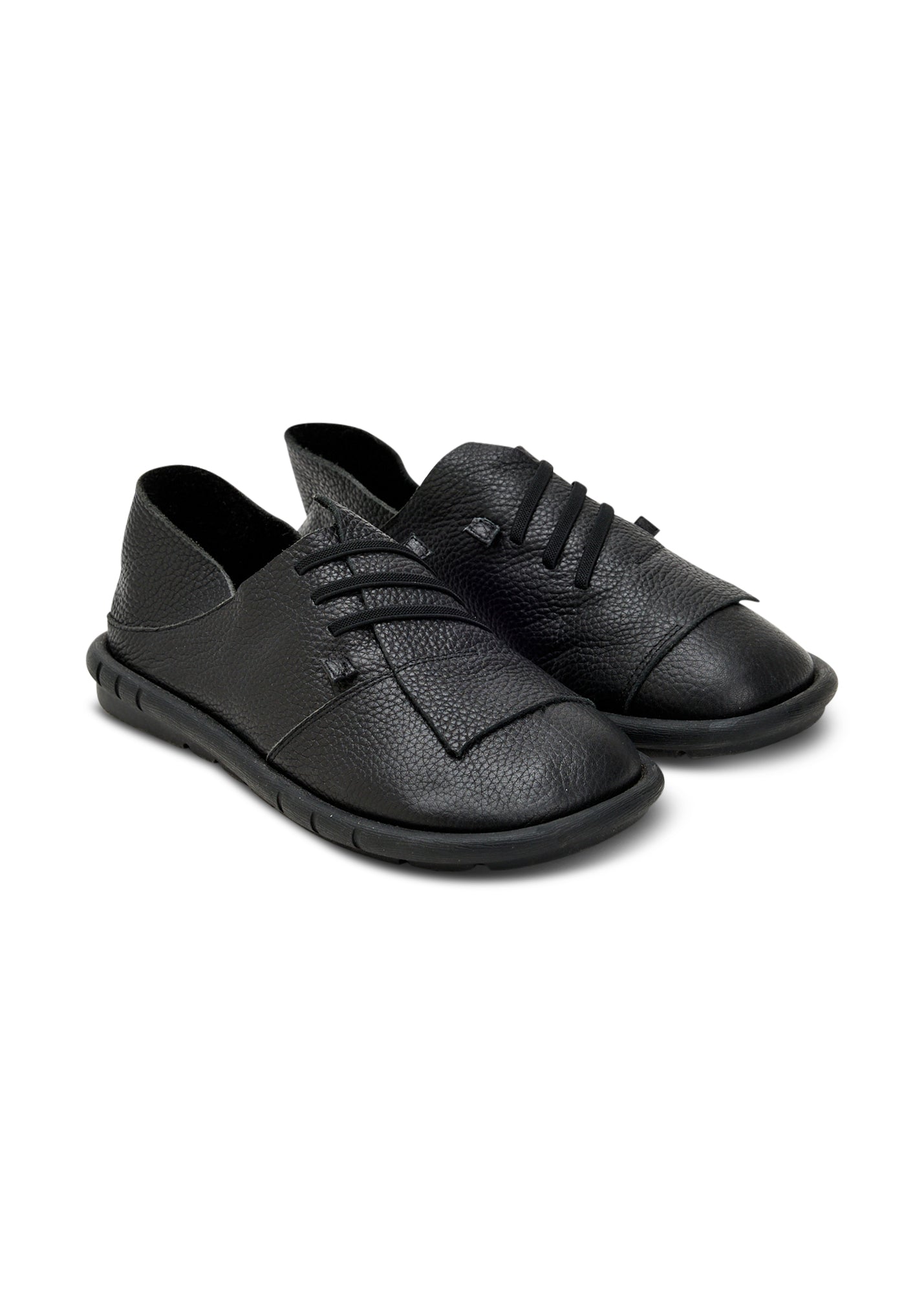 Asymmetric cigar leather comfort shoes with black rubber laces