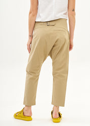 Brown buttoned pants with folded belt