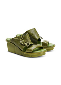 Green leather platform heel shoes with buckle and knot - 41