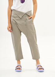 Green buttoned pants with folded belt