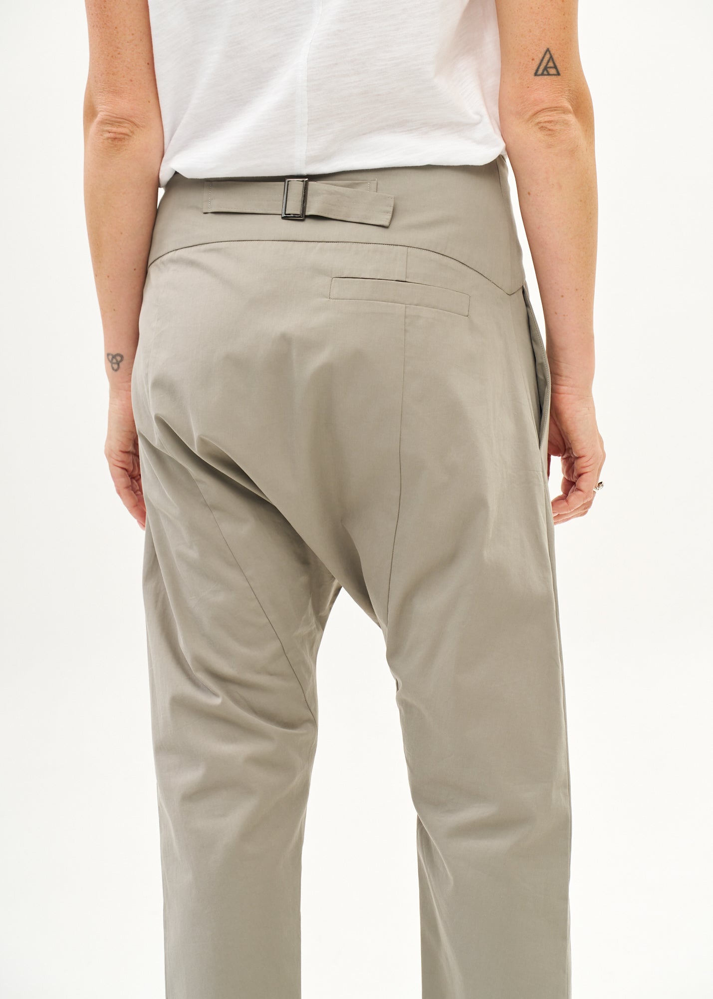 Green buttoned pants with folded belt