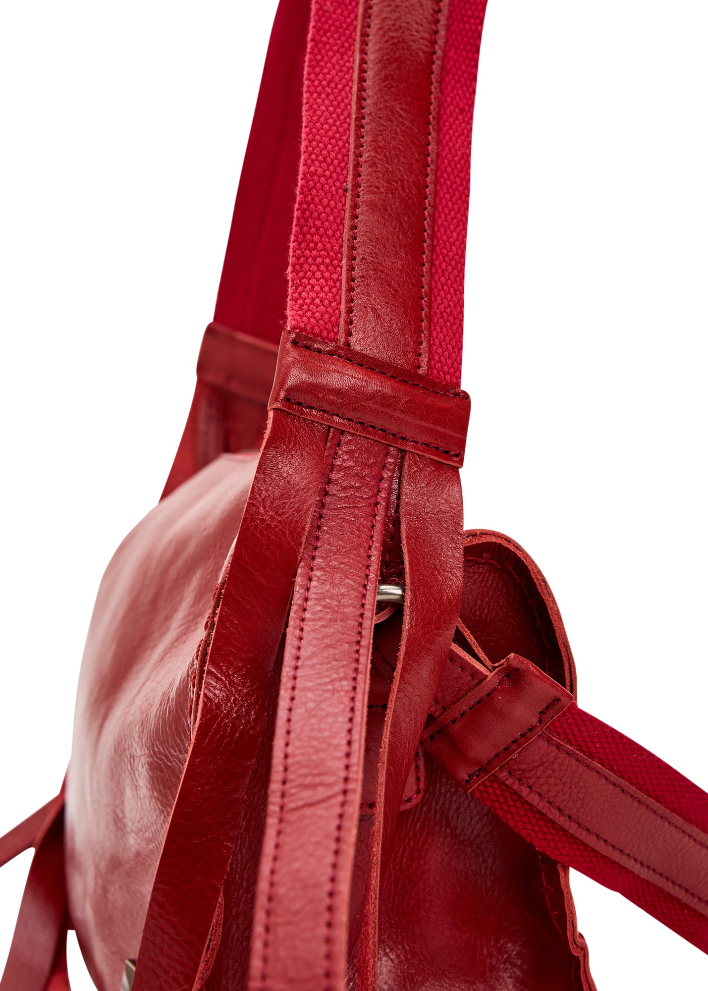 Rectangular leather bag with adjustable strap, red