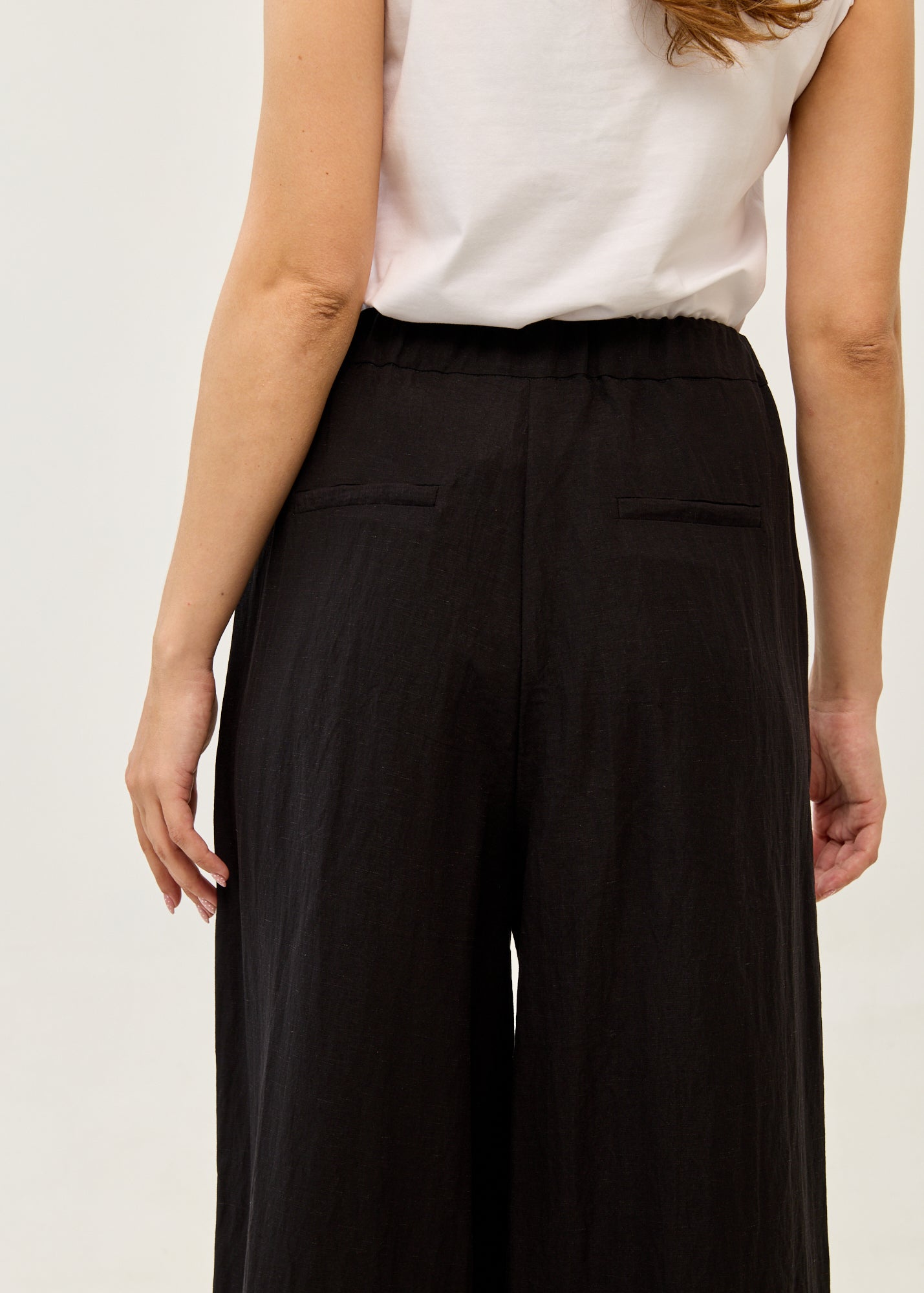 Black linen wide-leg trousers