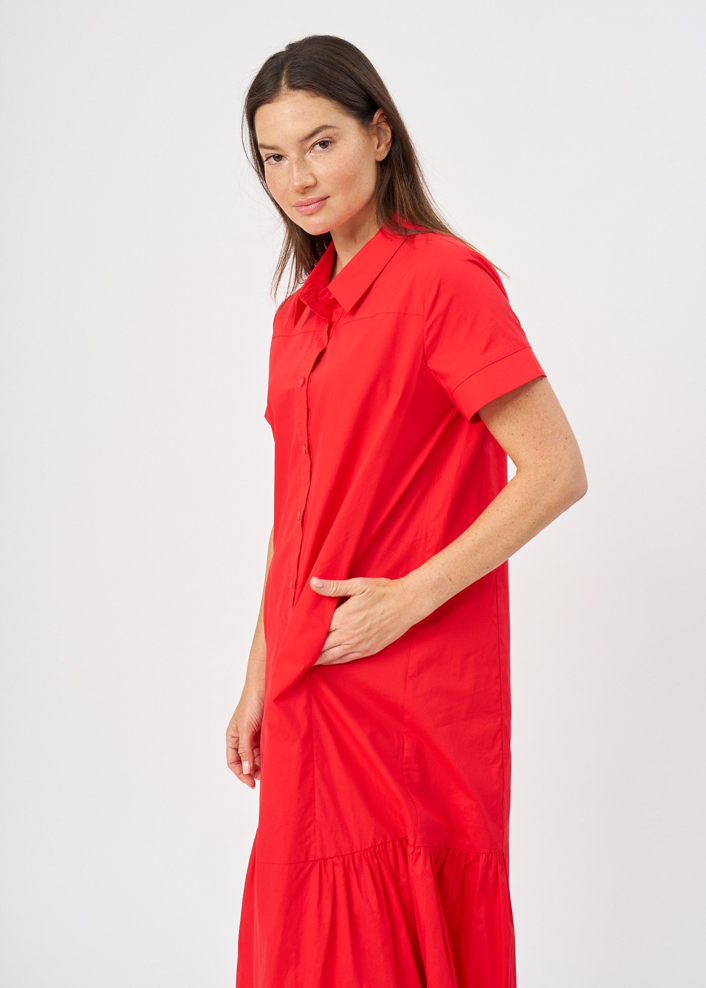 Short sleeve dress with side gathers, red
