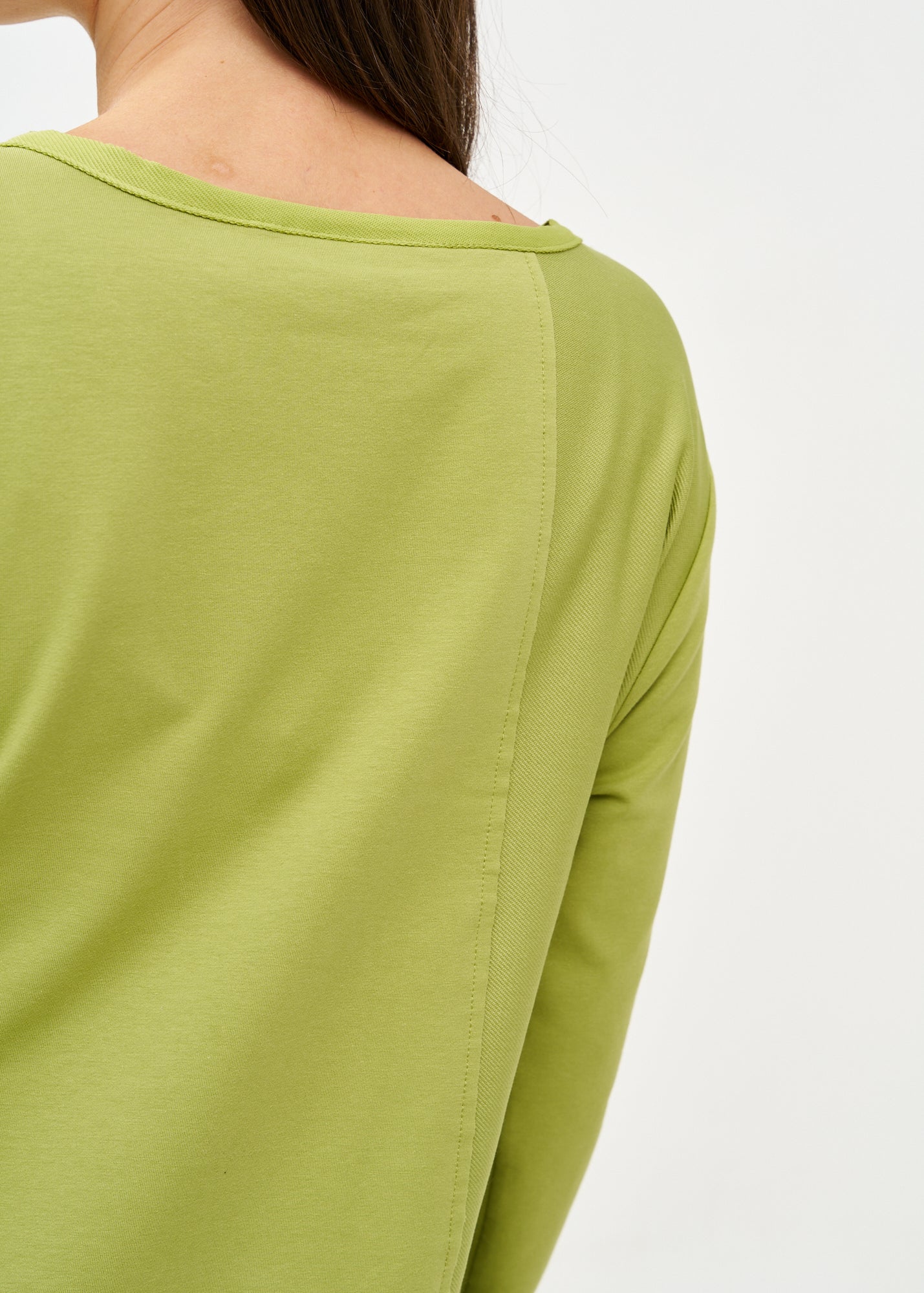 Green long sleeve tie waist dress