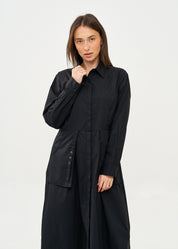 Long sleeve buttoned dress with two hanging pockets, black