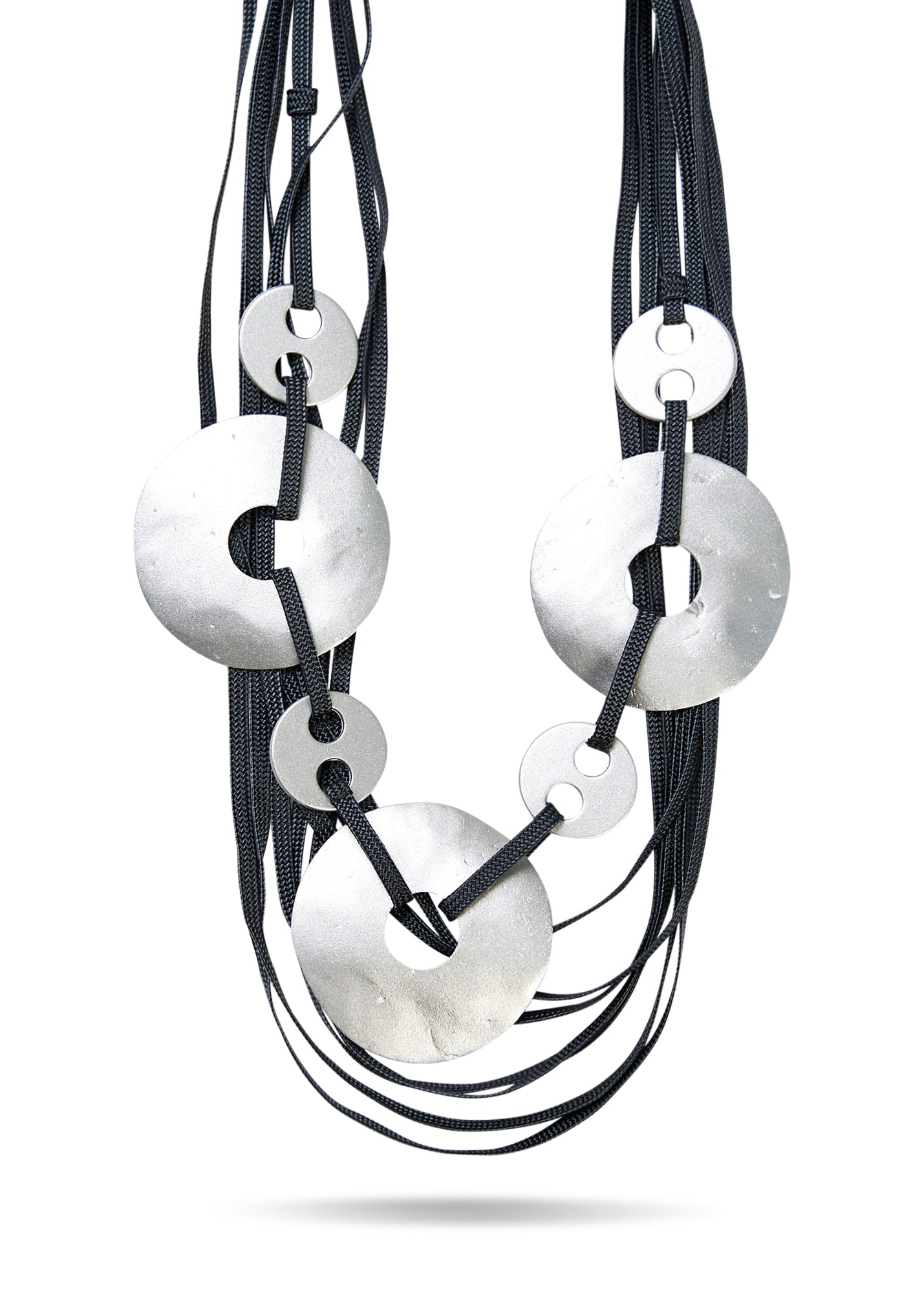 Silk thread necklace with a combination of silver circles