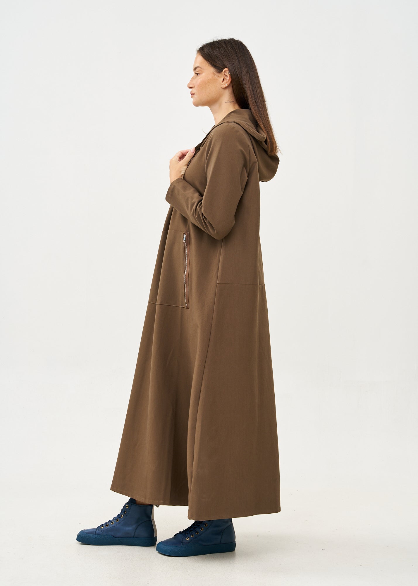 Long sleeve dress with hat and brown zipper