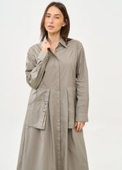 Long-sleeved buttoned dress with two hanging pockets, gray