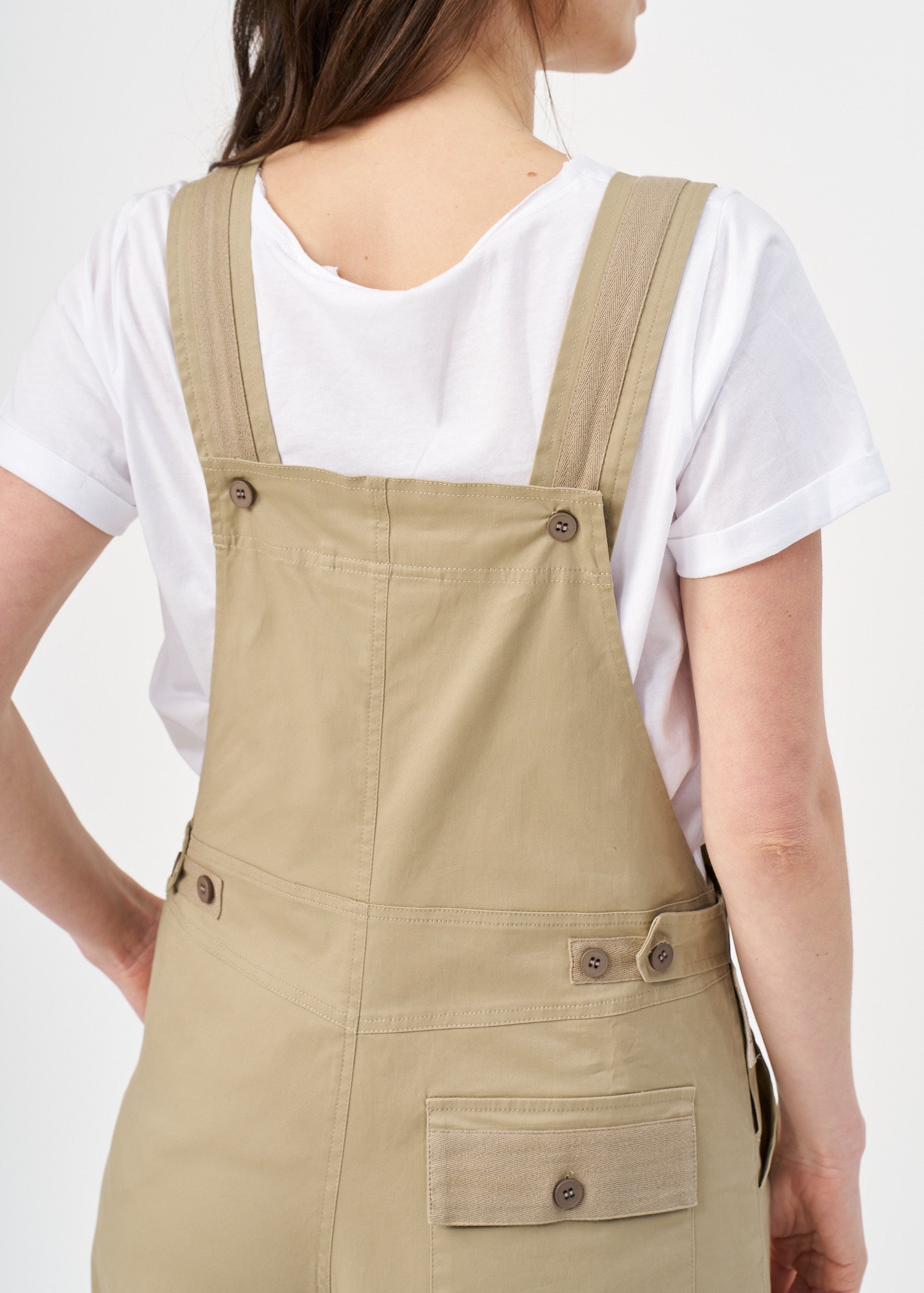 Suspender jumpsuit with brown ribbon