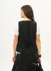 Vest with slanted pockets and a tie-back in black
