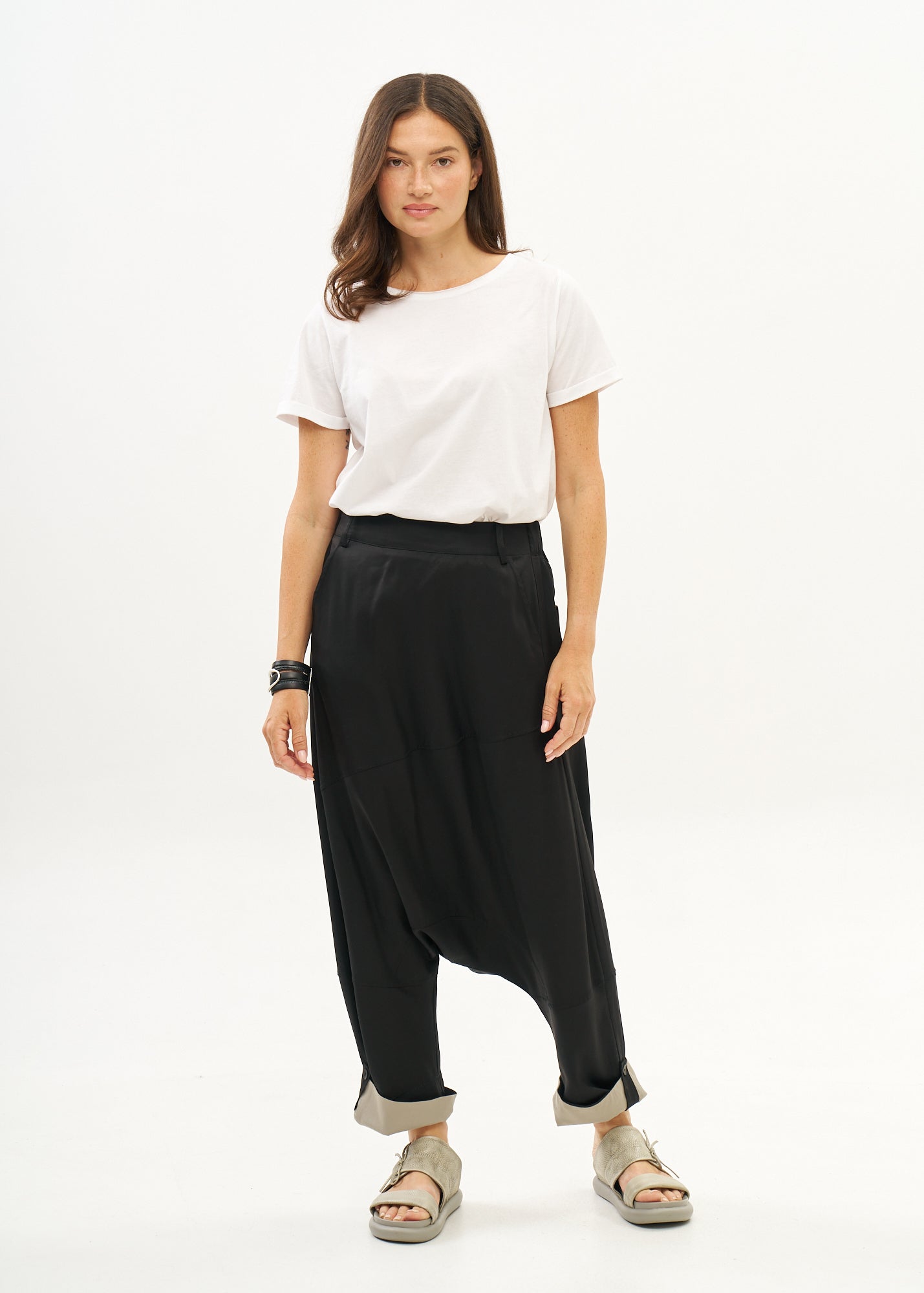 Pants with a color-block cuff in black