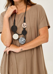 Short sleeve dress prominent seams brown