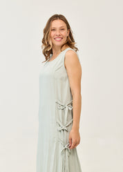 Dress with ties at the shoulders and light green side