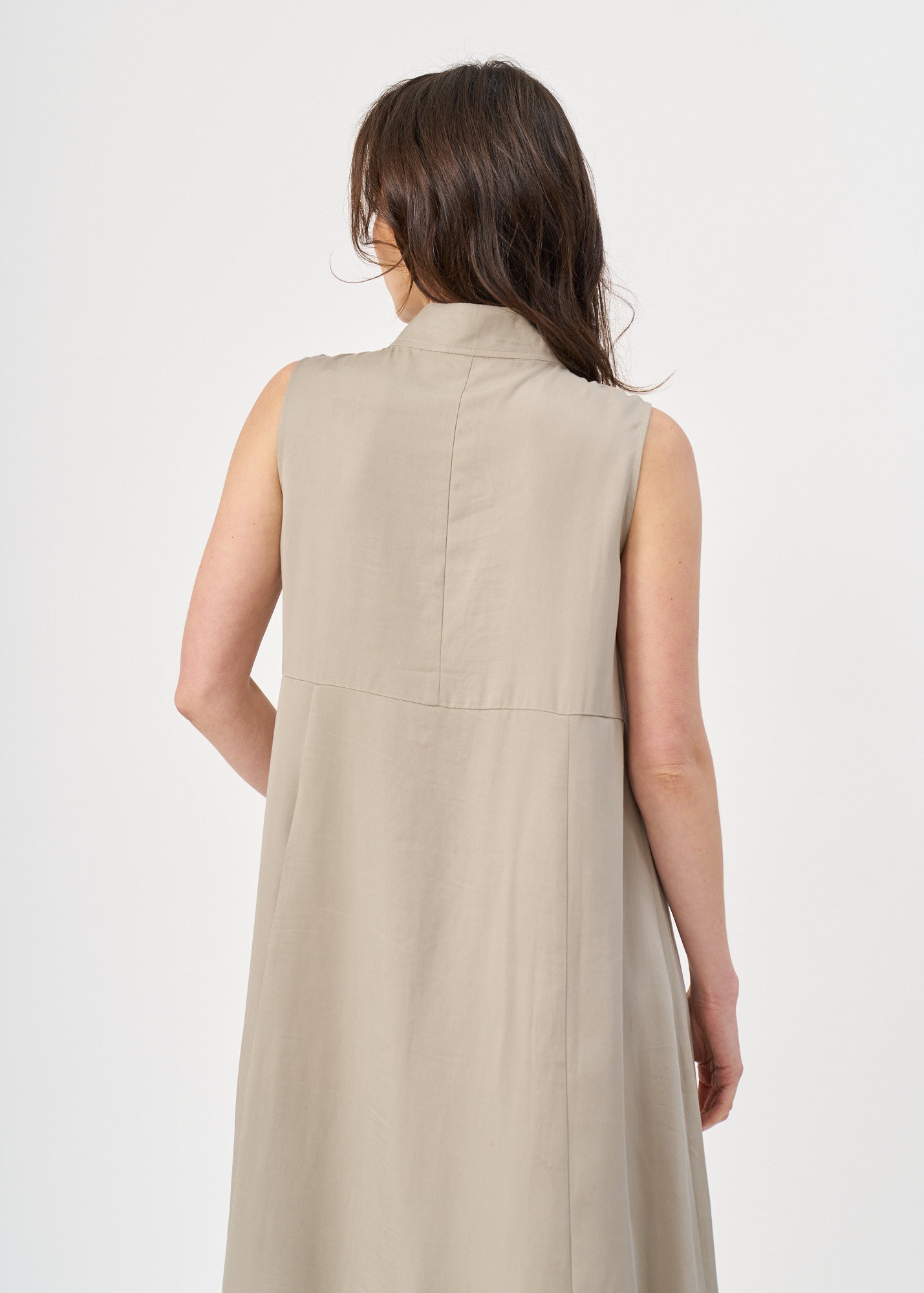 Dress with half button and brown collar