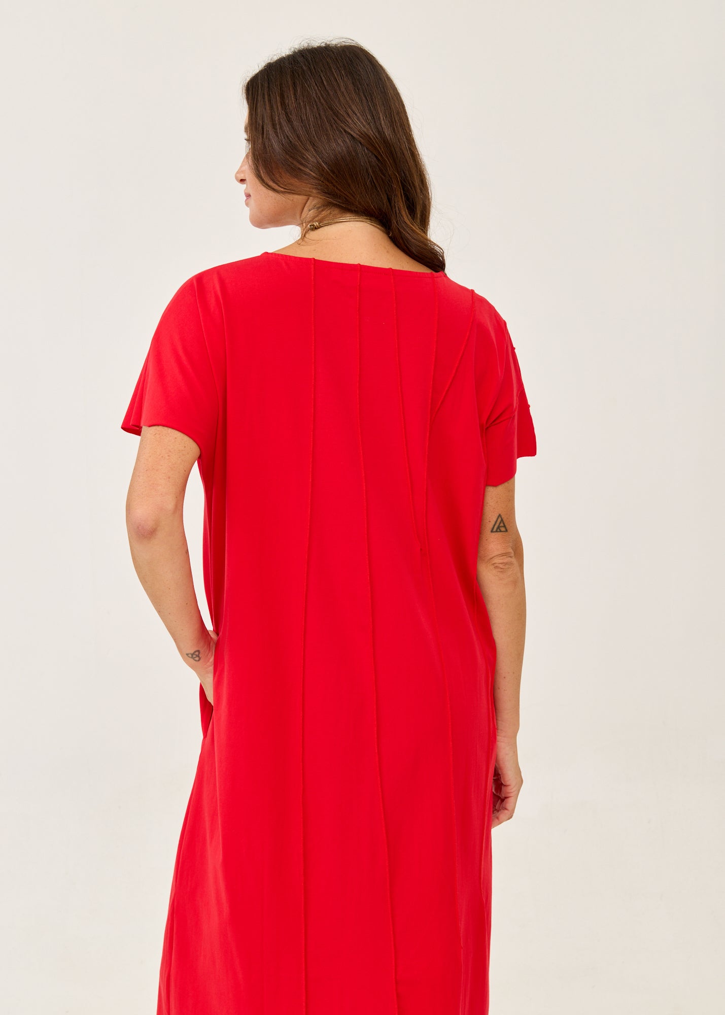 Red short-sleeve dress with prominent stitching