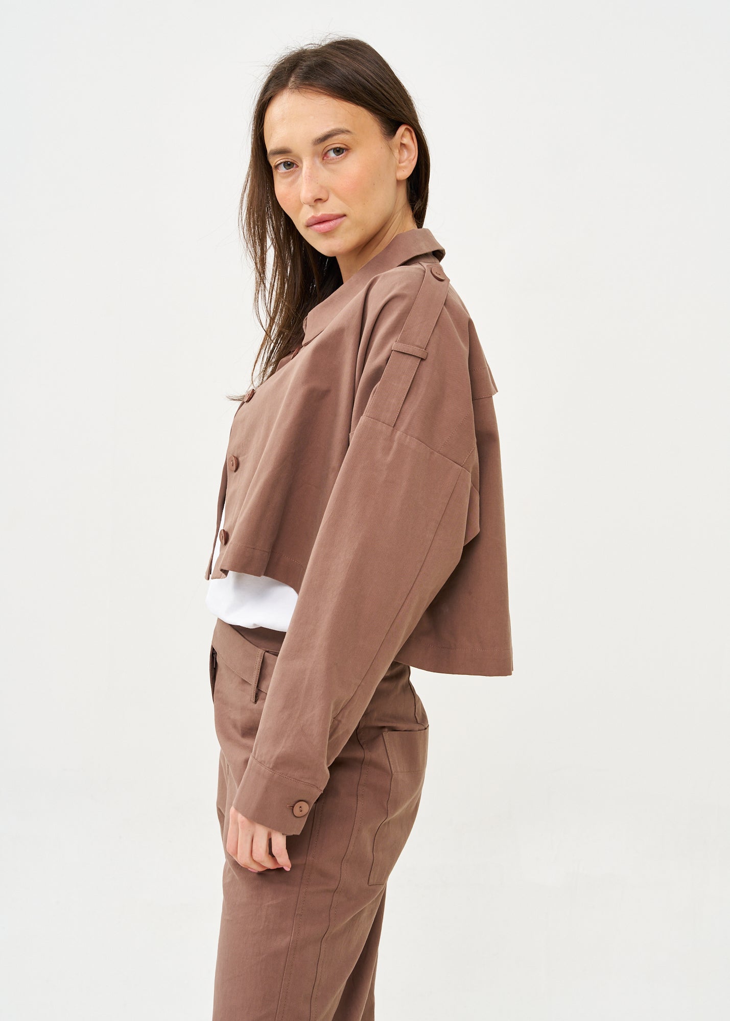 Brown long-sleeved jacket