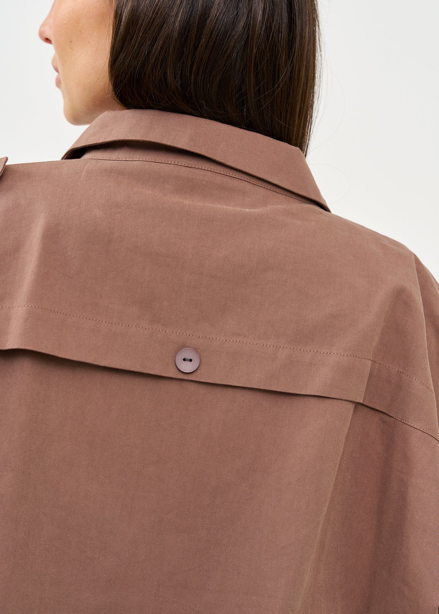 Brown long-sleeved jacket