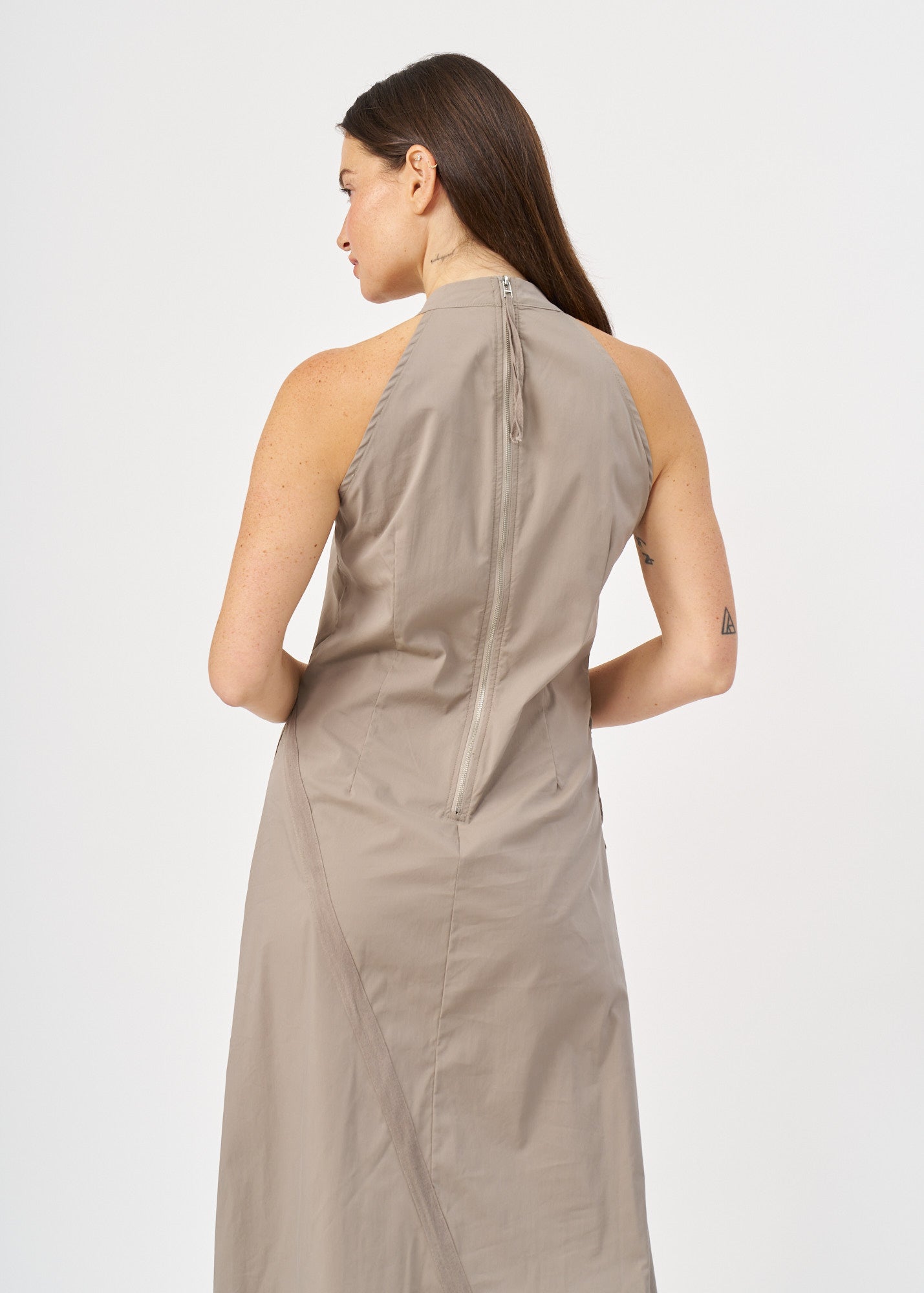 Halter-neck dress with ruching and a brown ribbon