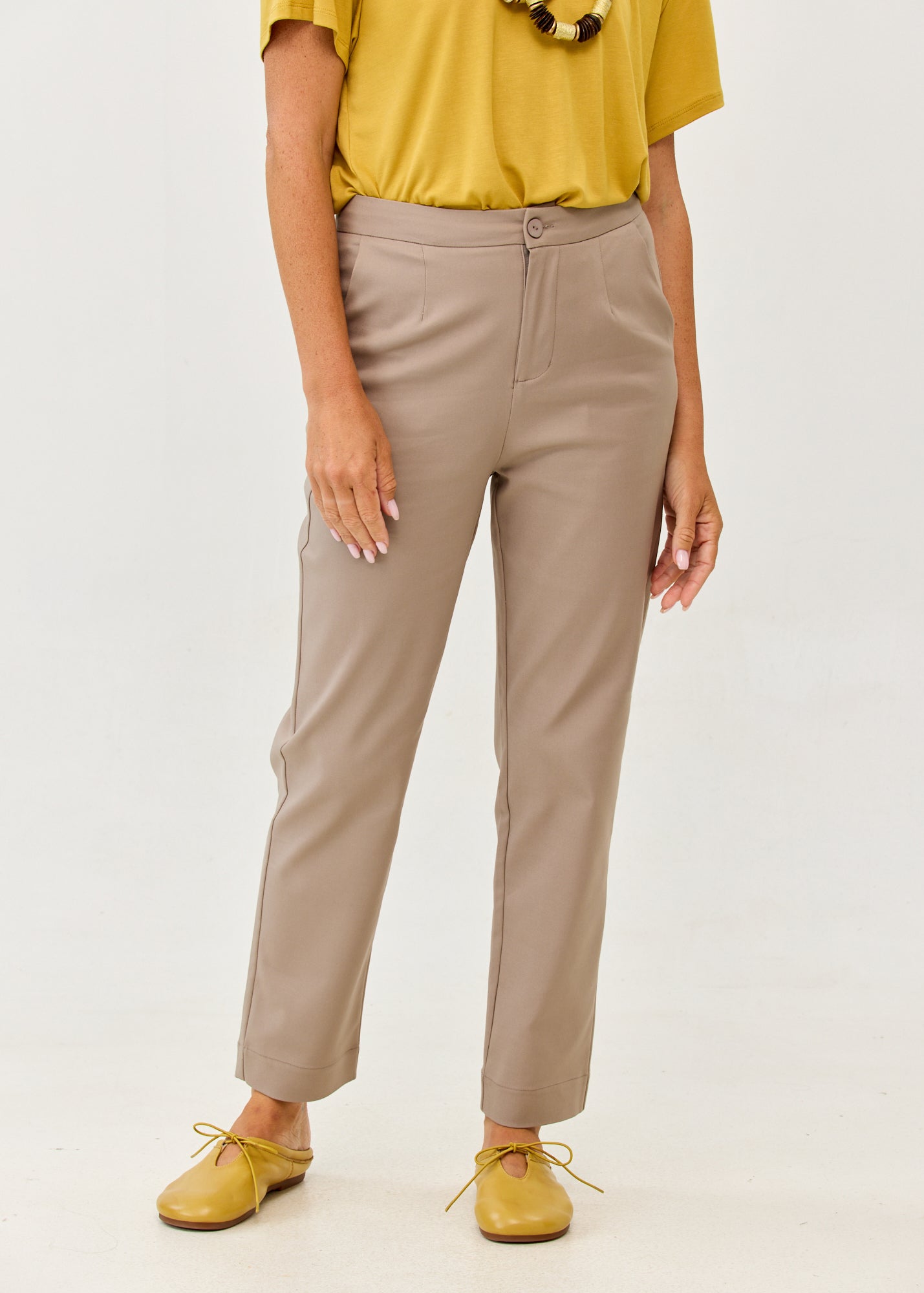 Classic trousers, zip and button closure