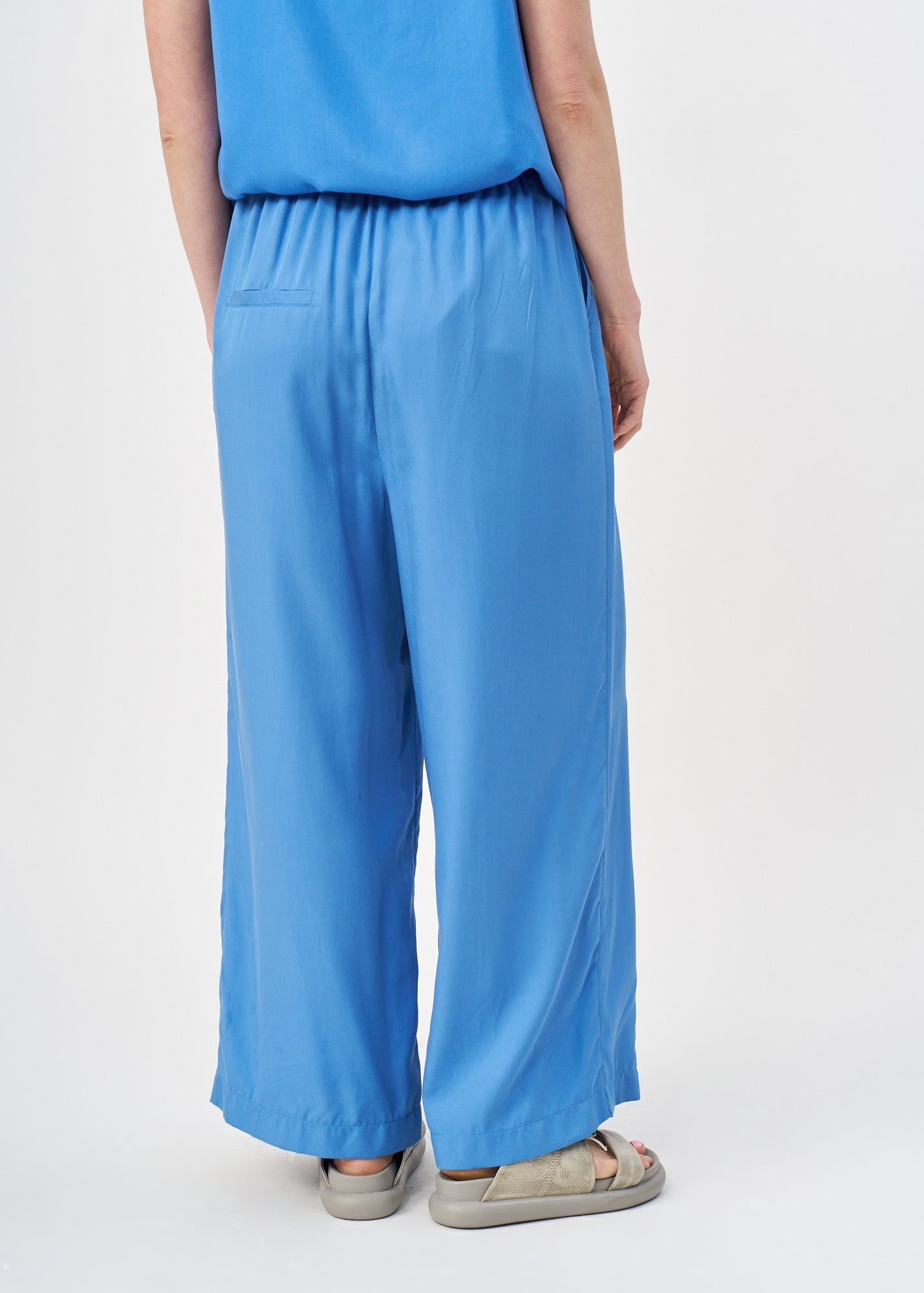 Long pants with front slit, blue