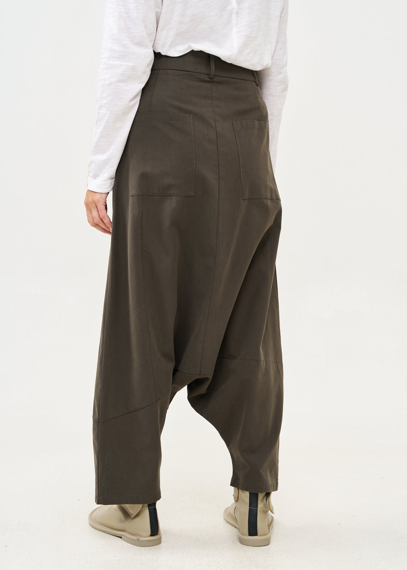 Dark gray color combination cut-out skirt pants with pocket