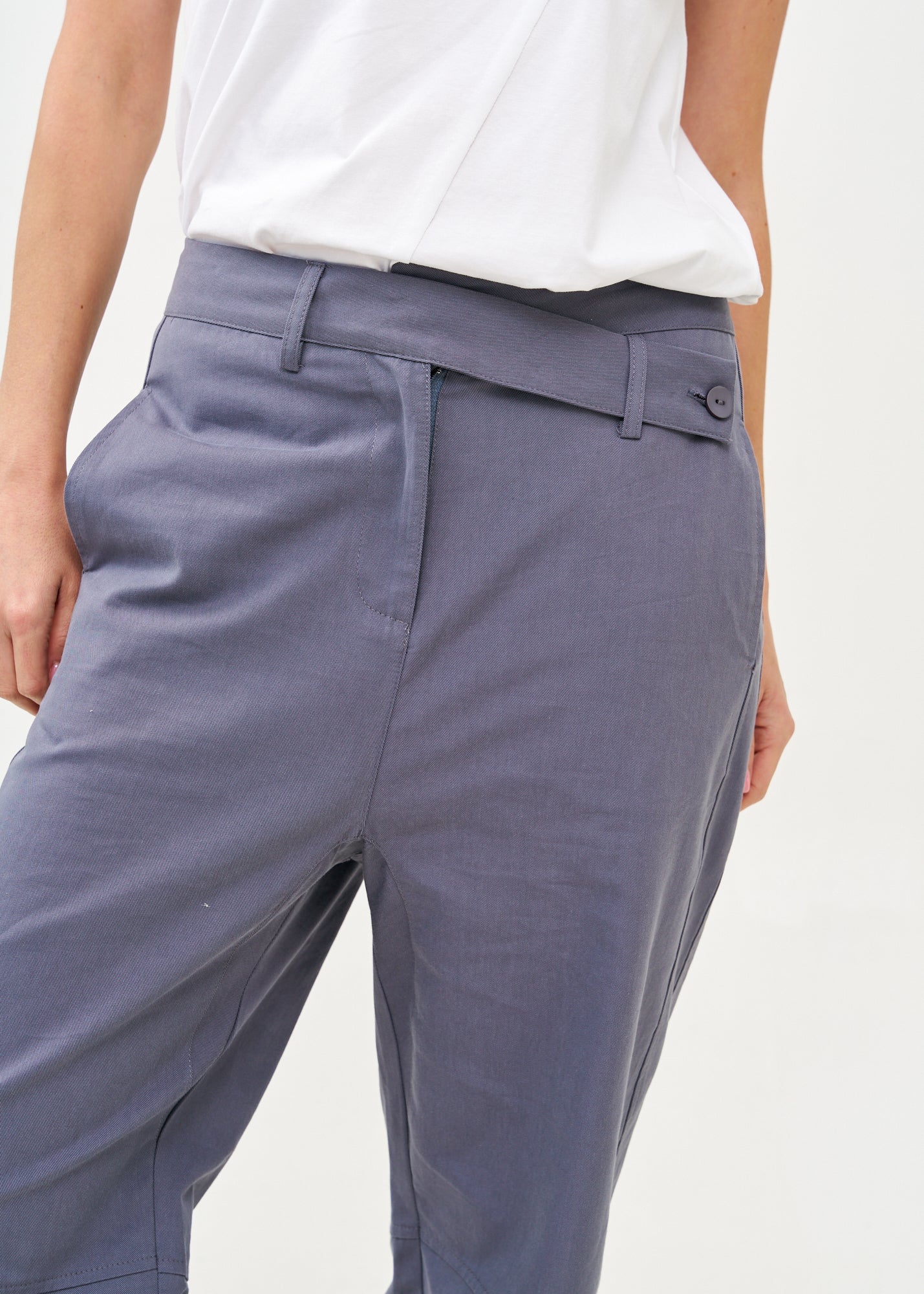 Long pants with diagonal belt blue
