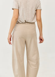 Pants with seams and elastic at the top, Stone