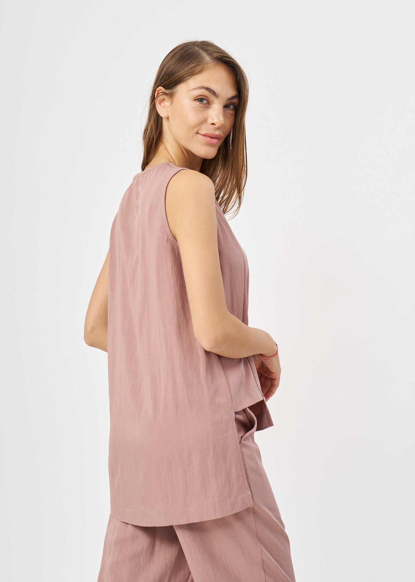 Pink tiered tank top with buttons