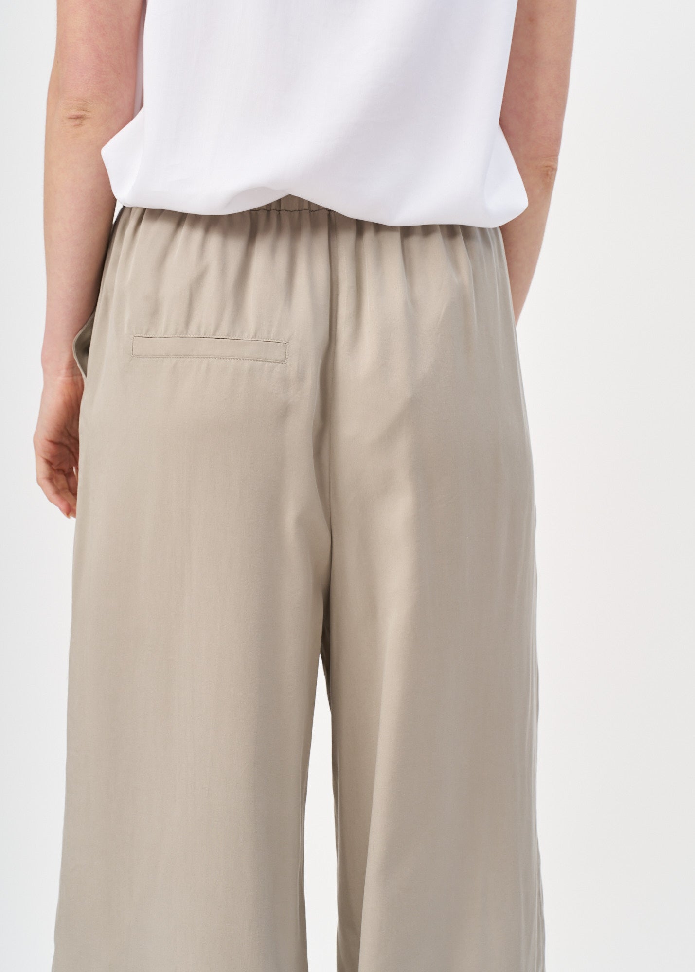 Long pants with front slit, gray