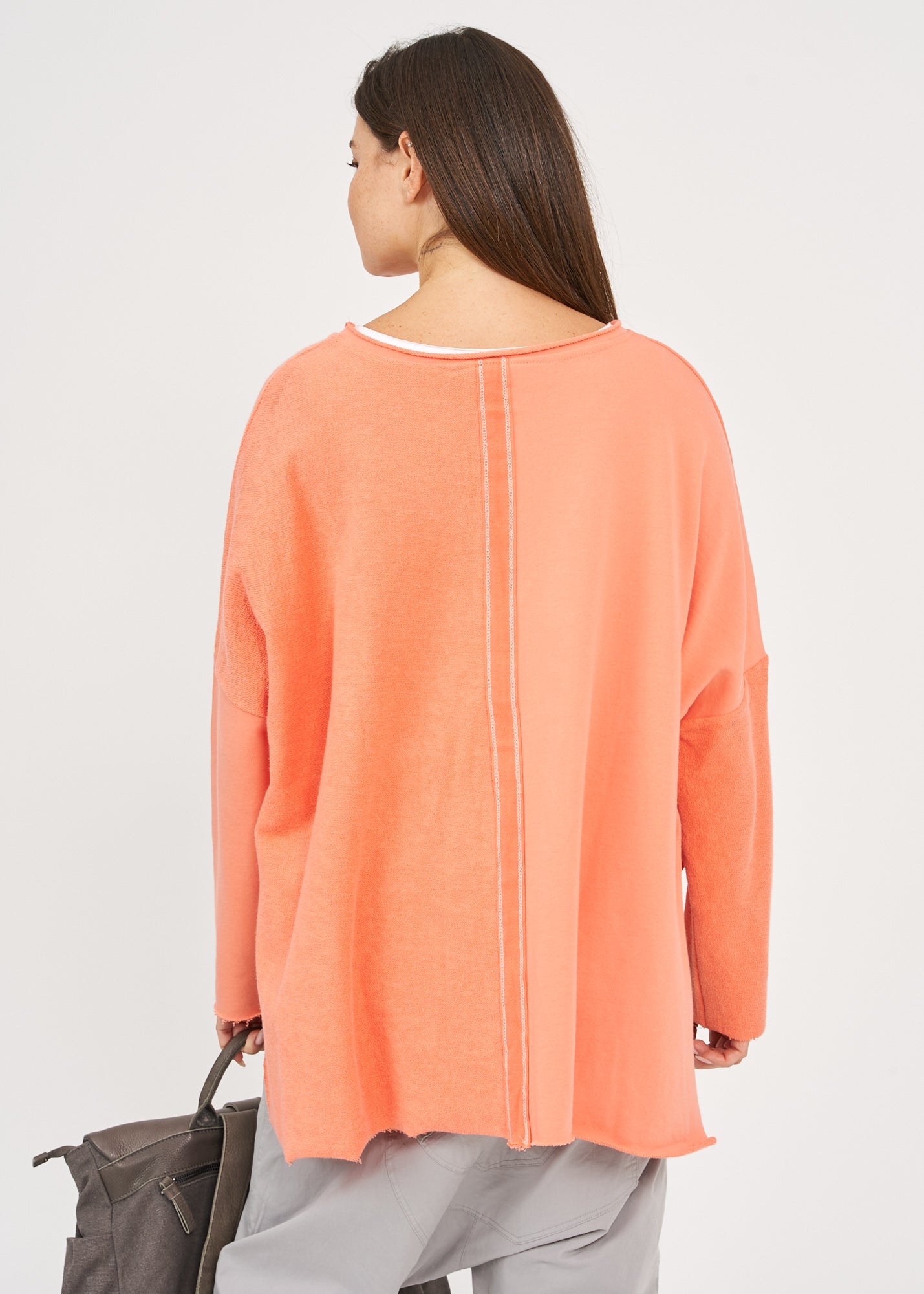 Oversized sweatshirt with orange ribbon combination