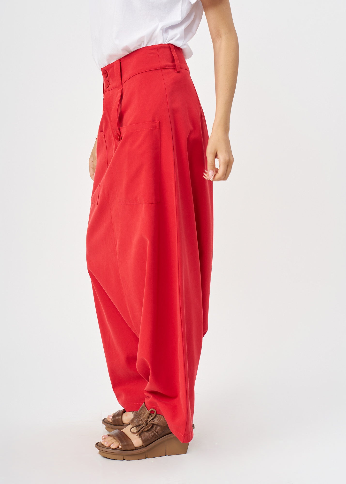Red square pocket skirt-like pants