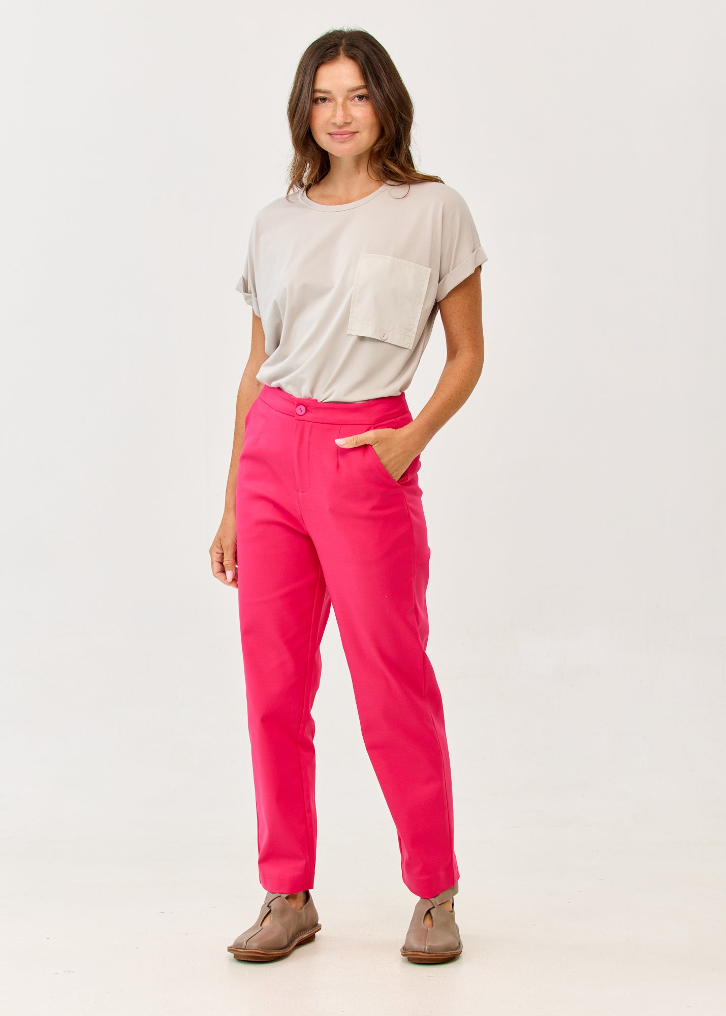 Classic fuchsia pink pants with zipper and button