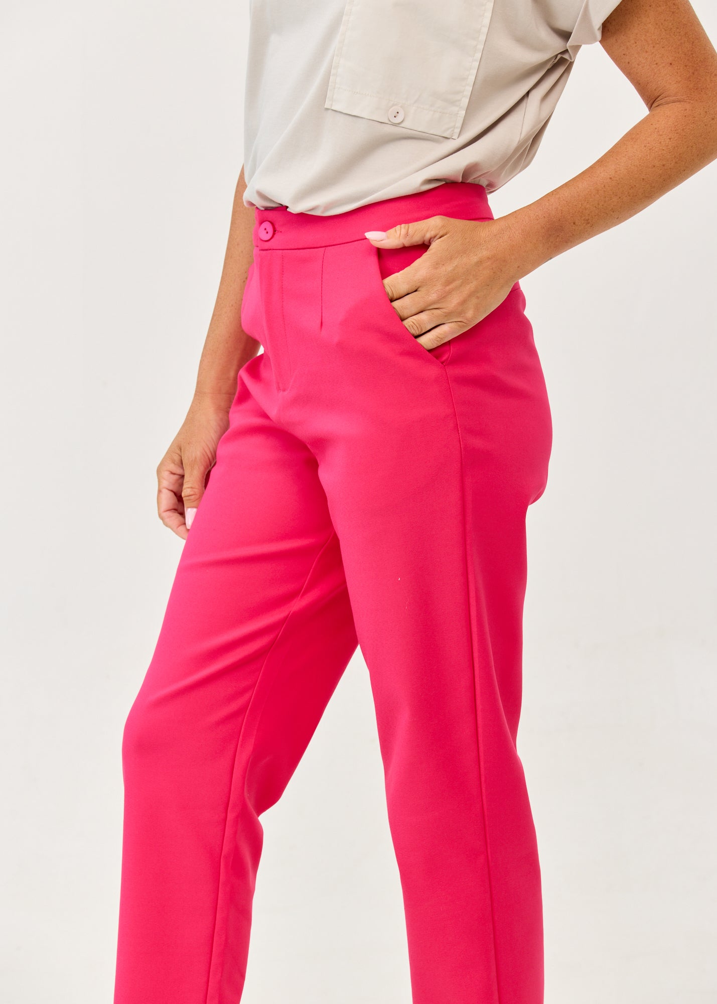 Classic fuchsia pink pants with zipper and button