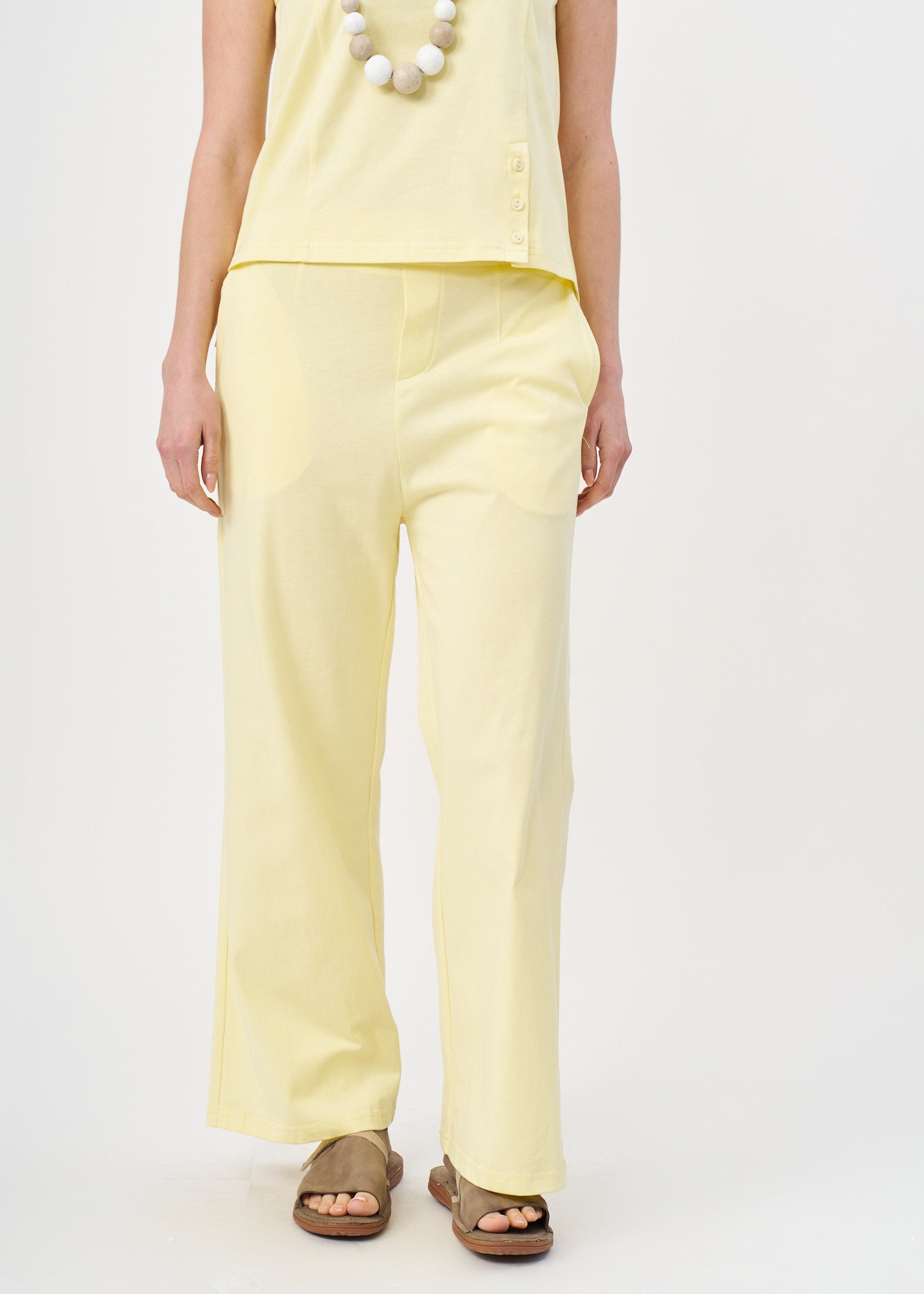 Classic straight leg trousers in yellow jersey