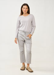 Light gray knee-length pants
