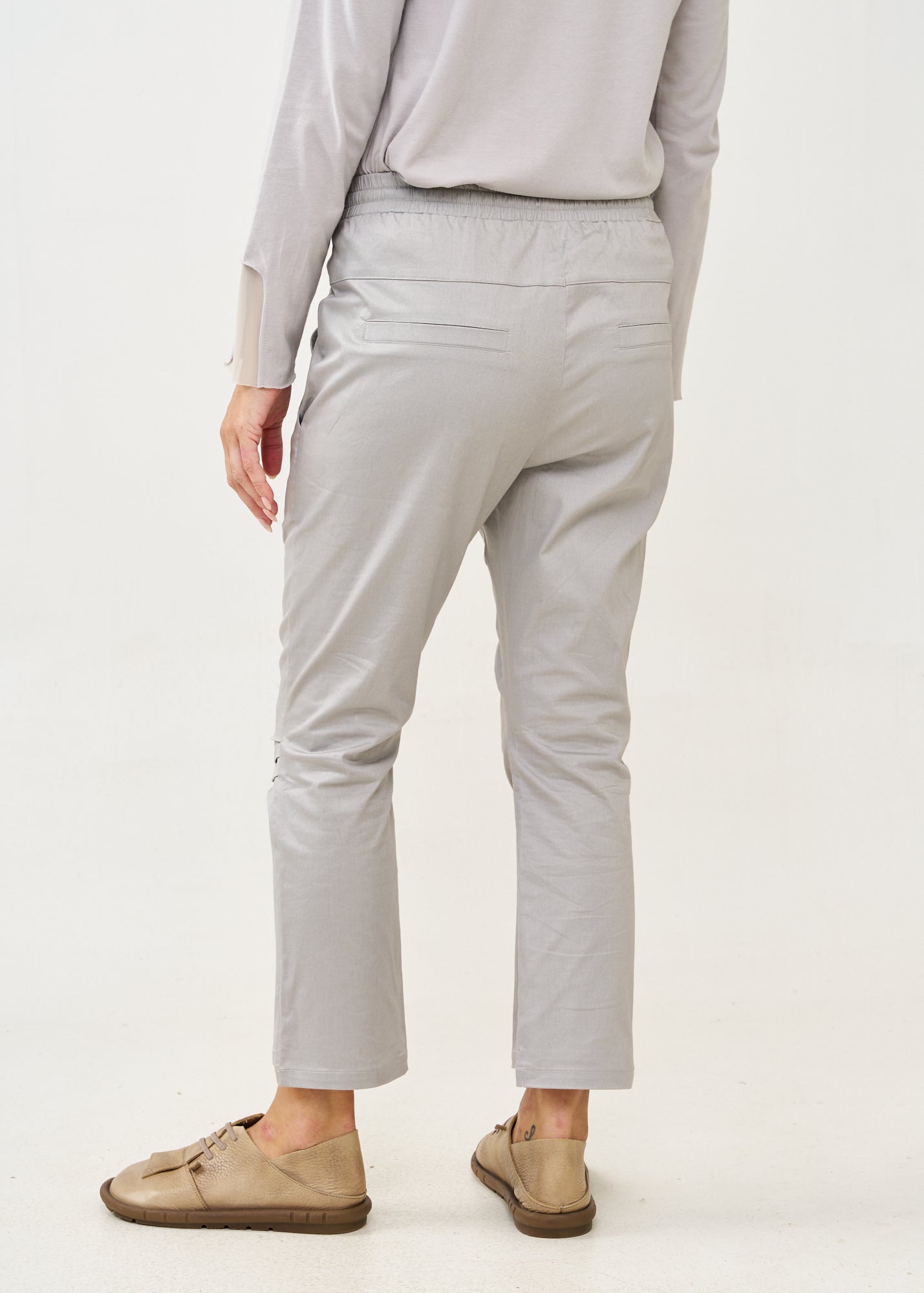 Light gray knee-length pants