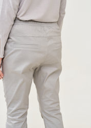 Light gray knee-length pants