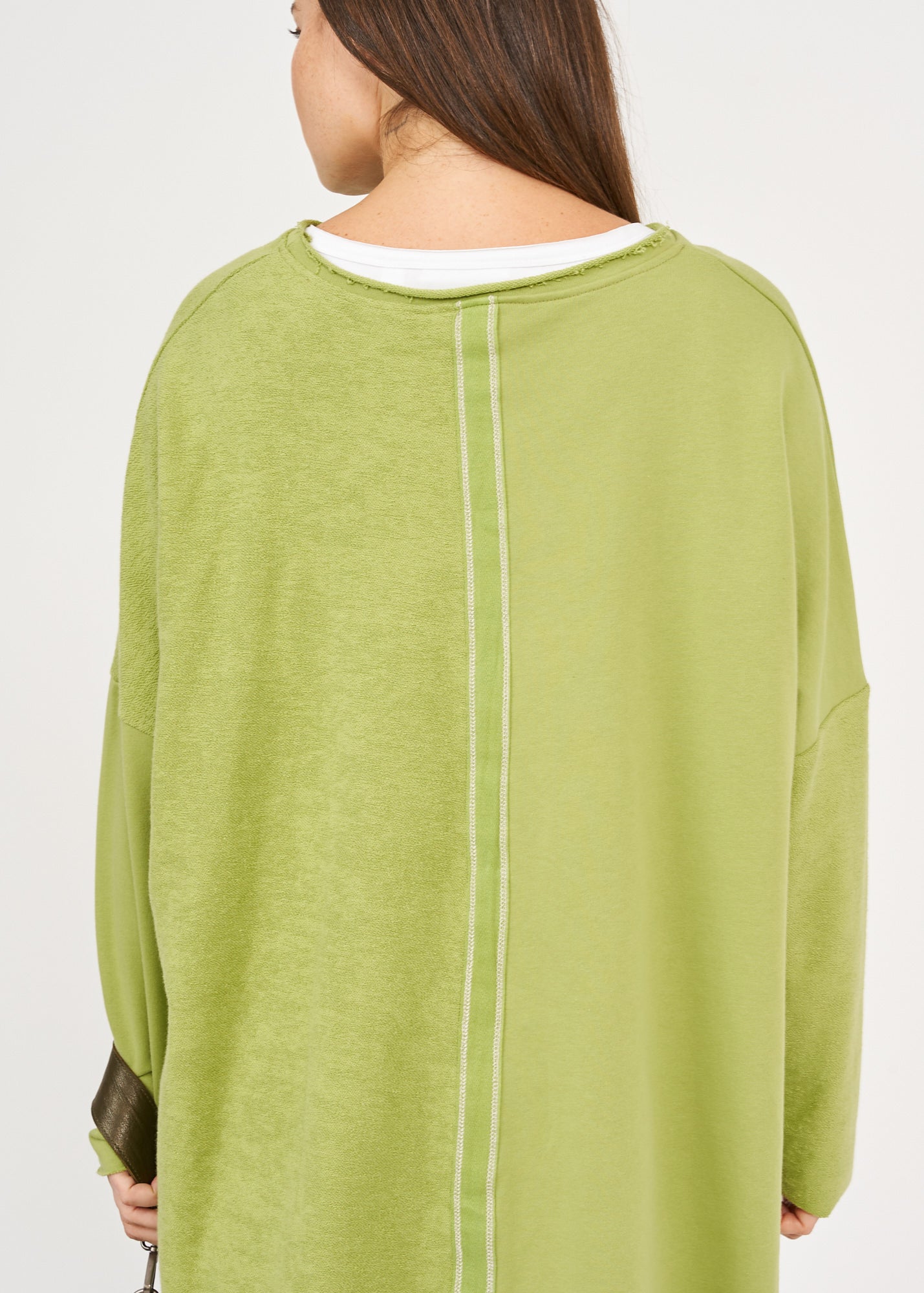 Oversized sweatshirt with green ribbon combination
