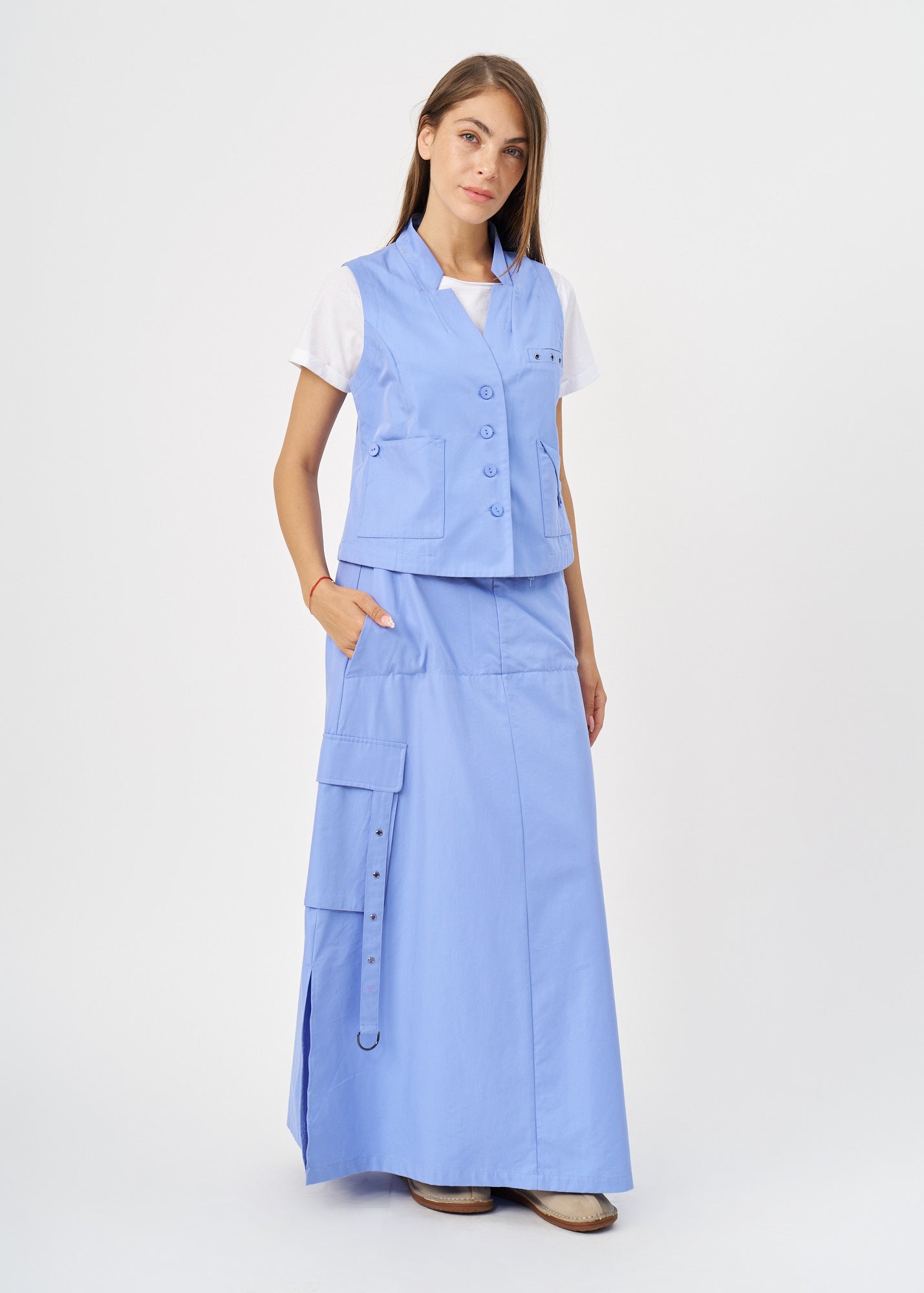 Kangaroo skirt with blue cargo pockets