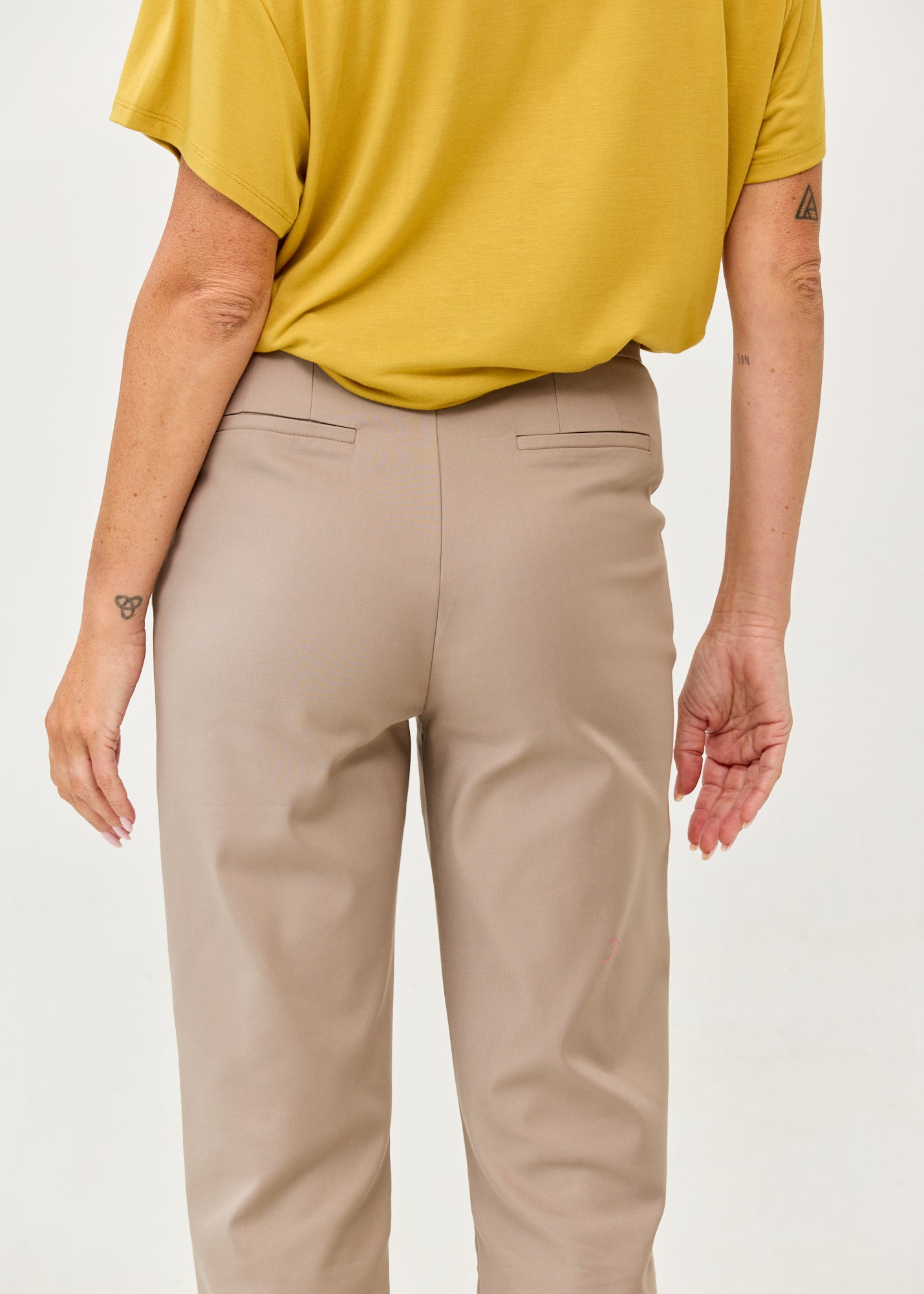 Classic trousers, zip and button closure