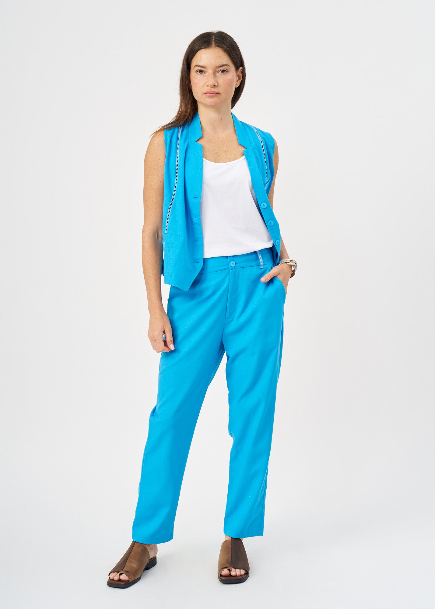 Long pants with blue ladder ribbon combination