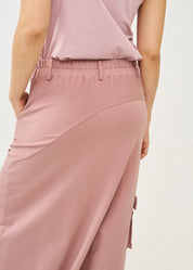 Pink pleated skirt with pocket