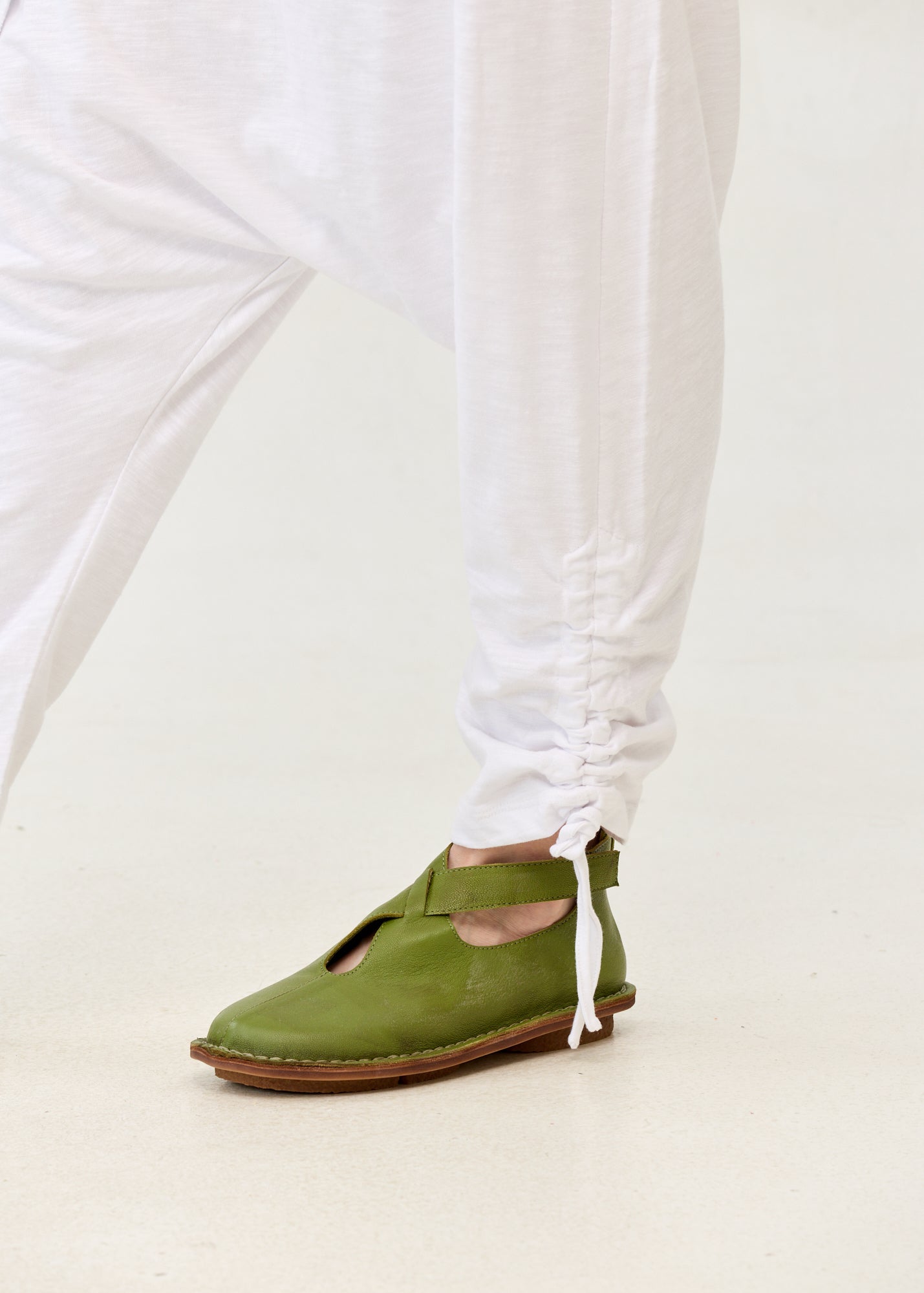Cotton baggy pants with white ribbon combination